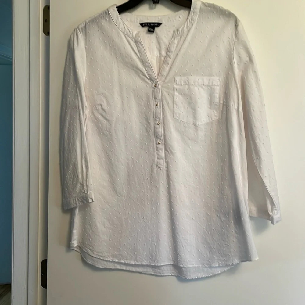 Zac and Rachel, sz L. White on white tunic Swiss dot 4 gold functional buttons.